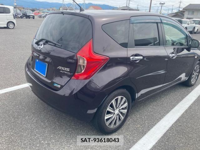 Nissan NOTE 2013-07 7222965-4