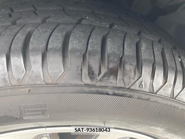 Nissan NOTE 2013-07 7222965-7