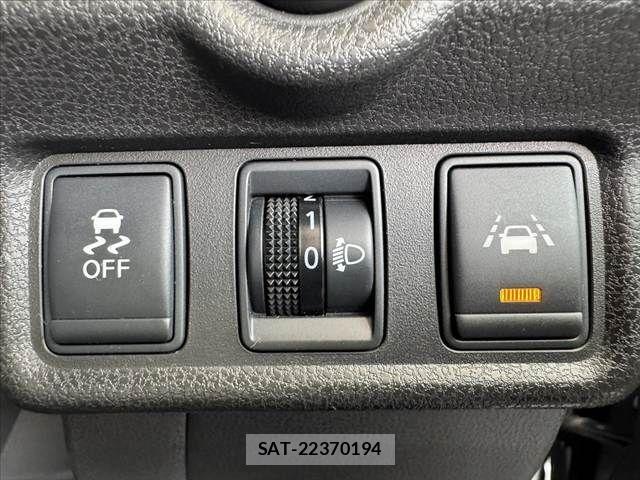 Nissan NOTE 2014-03 7222977-26