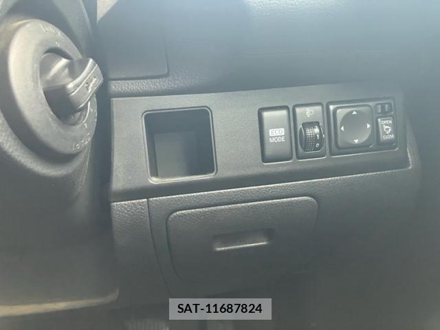 Nissan NOTE 2012-03 7222951-12