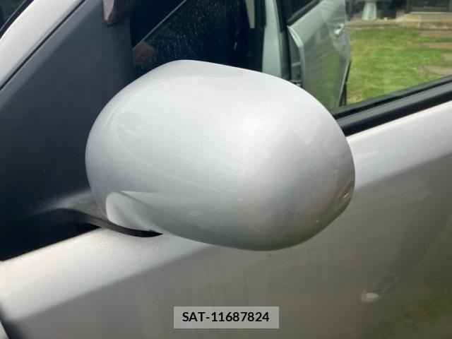 Nissan NOTE 2012-03 7222951-5