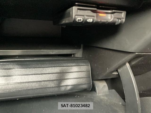 Nissan NOTE 2013-09 7222970-17