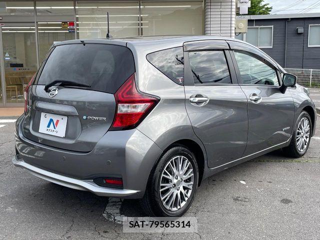 Nissan NOTE 2018-05 7217239-16