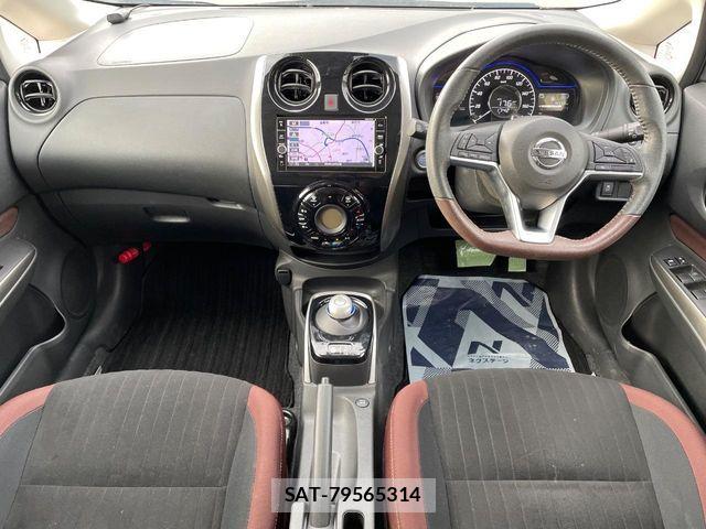 Nissan NOTE 2018-05 7217239-1