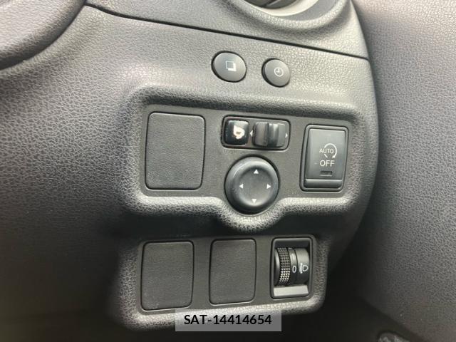 Nissan NOTE 2013-09 7222971-11