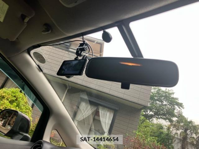 Nissan NOTE 2013-09 7222971-18