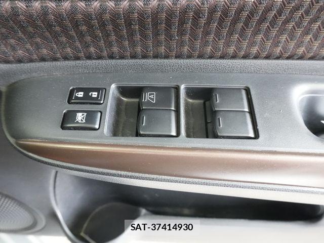 Nissan NOTE 2017-06 7223007-13