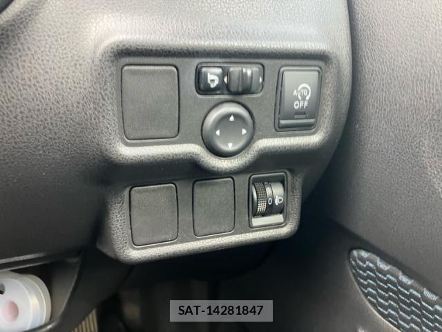 Nissan NOTE 2013-05 7222961-11