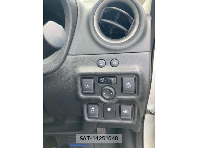 Nissan NOTE 2017-07 7223005-11