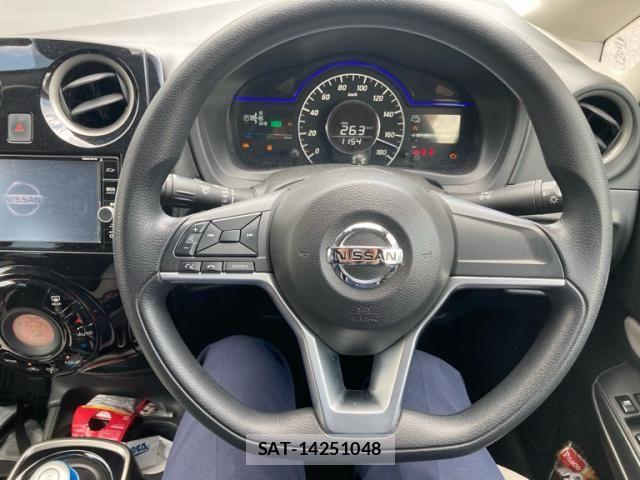 Nissan NOTE 2017-07 7223005-12