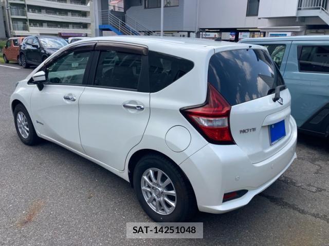 Nissan NOTE 2017-07 7223005-3