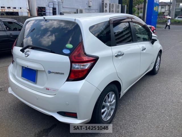 Nissan NOTE 2017-07 7223005-4