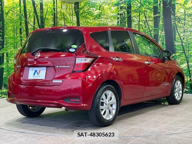 Nissan NOTE 2017-09 7223008-16