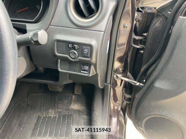 Nissan NOTE 2013-08 7222967-16