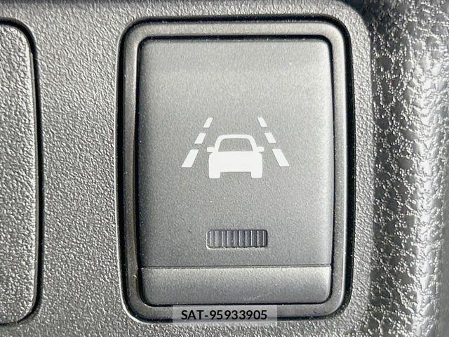 Nissan NOTE 2019-06 7223035-6