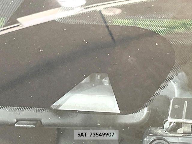 Nissan NOTE 2017-11 7223012-3