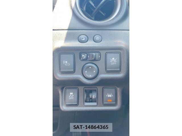 Nissan NOTE 2017-02 7216644-18