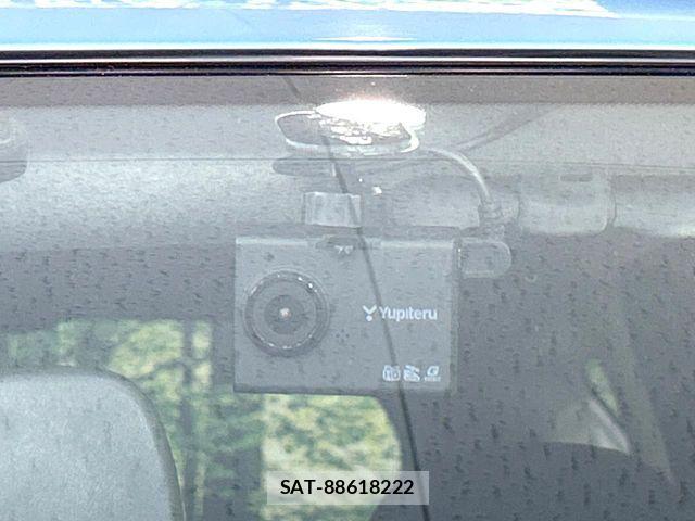 Nissan NOTE 2012-10 7222953-4