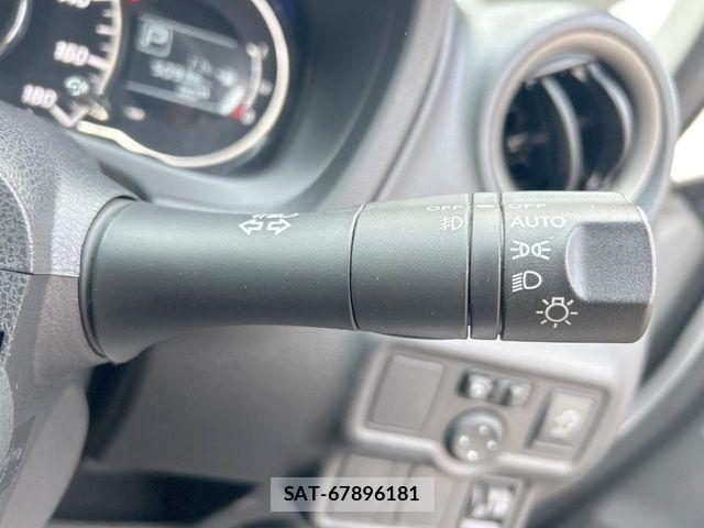 Nissan NOTE 2013-10 7222973-6