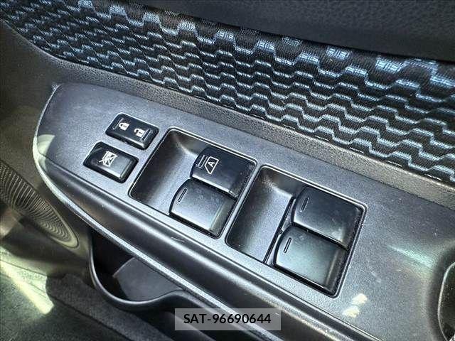 Nissan NOTE 2014-02 7222978-21