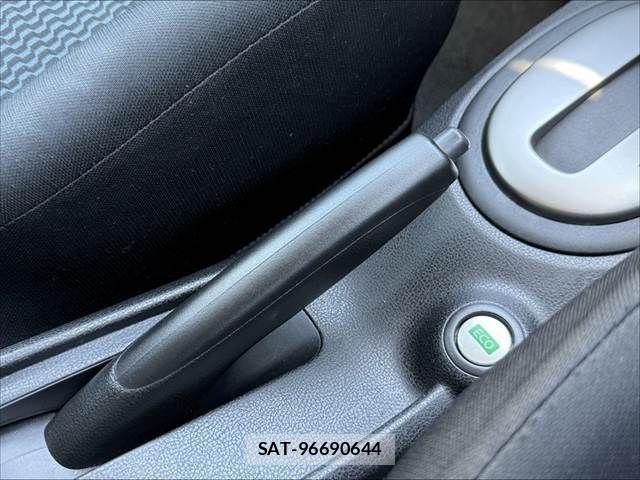 Nissan NOTE 2014-02 7222978-26