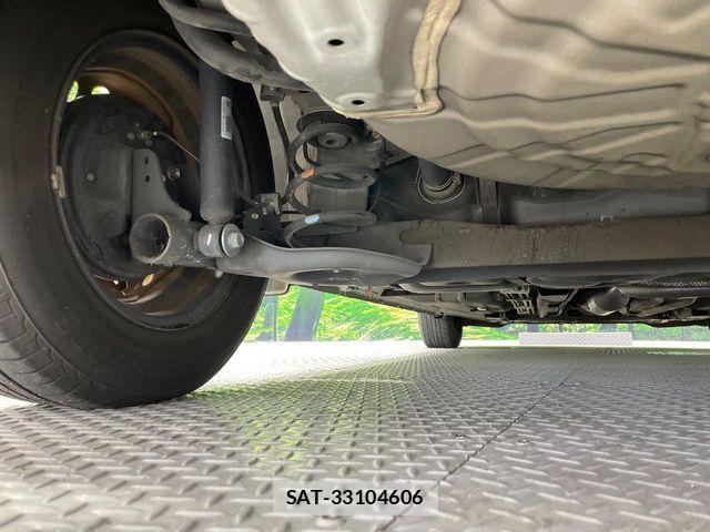 Nissan NOTE 2013-12 7215462-19