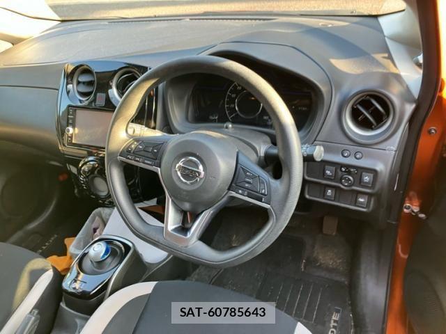 Nissan NOTE 2018-10 7223030-12