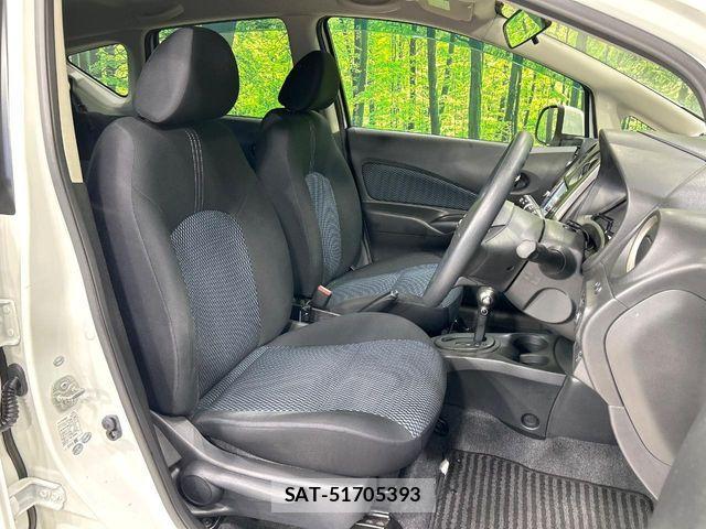 Nissan NOTE 2013-07 7216490-7