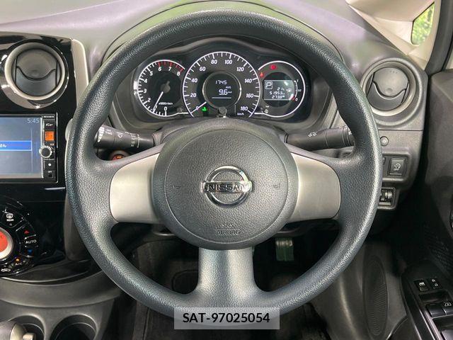 Nissan NOTE 2013-10 7222972-11