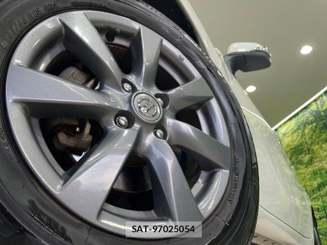 Nissan NOTE 2013-10 7222972-12