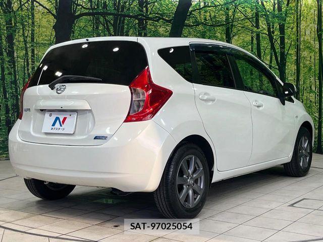 Nissan NOTE 2013-10 7222972-16