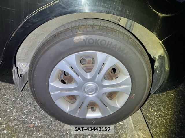 Nissan NOTE 2013-03 7217890-6