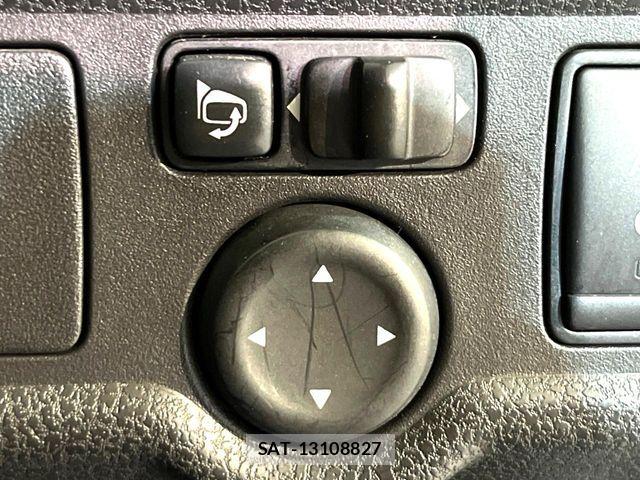 Nissan NOTE 2012-12 7222957-6
