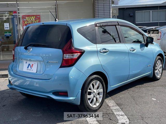 Nissan NOTE 2017-05 7223006-16