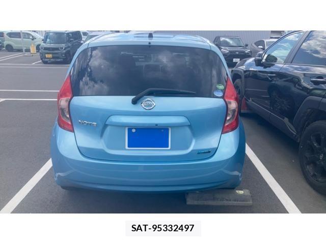 Nissan NOTE 2013-01 7222963-2