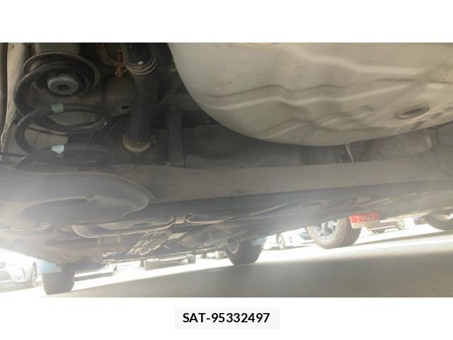 Nissan NOTE 2013-01 7222963-5