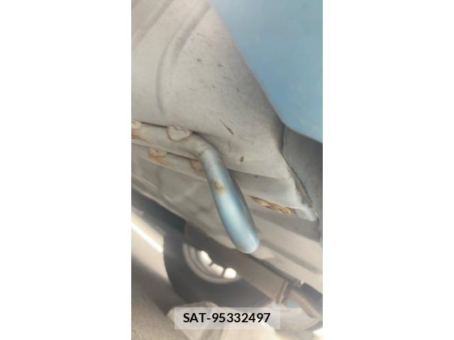 Nissan NOTE 2013-01 7222963-6
