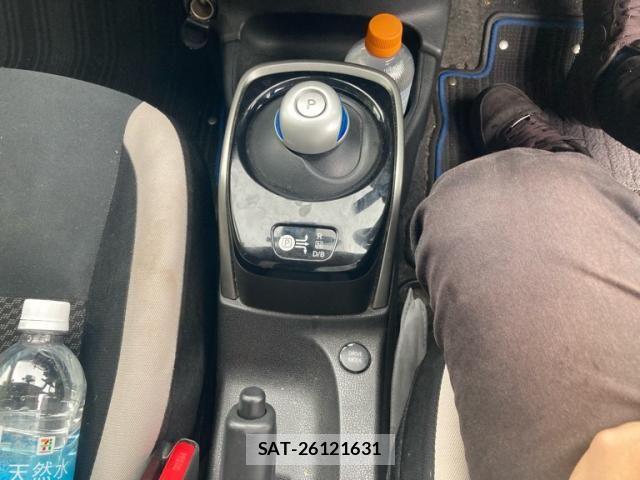 Nissan NOTE 2017-01 7251796-10