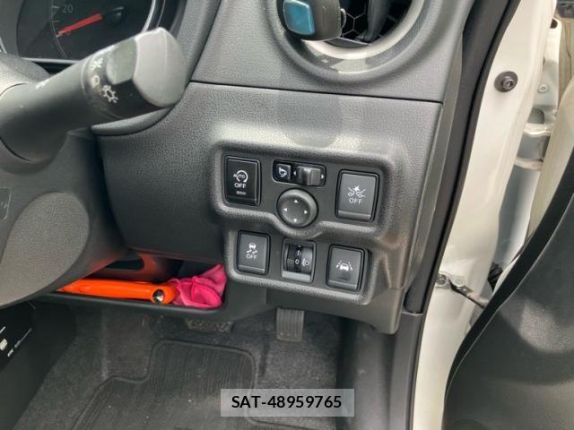 Nissan NOTE 2017-02 7251797-11