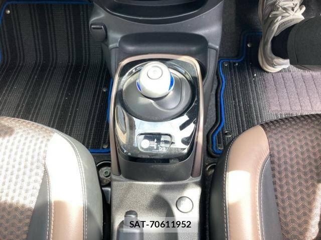 Nissan NOTE 2017-01 7251794-23