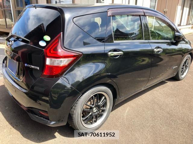 Nissan NOTE 2017-01 7251794-3