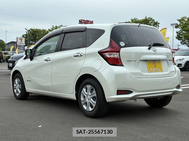 Nissan NOTE 2018-03 7272568-9