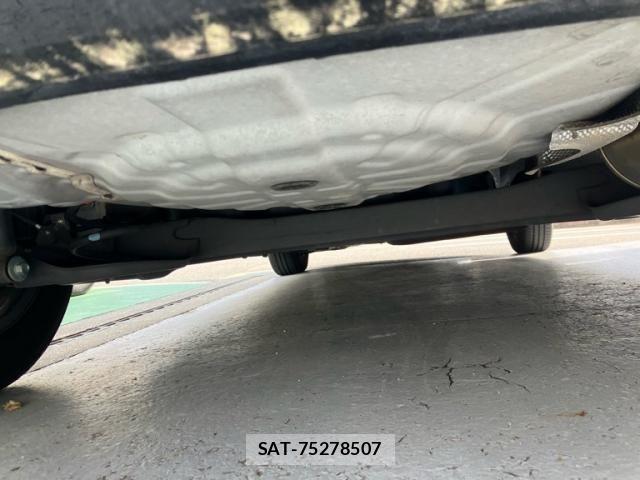 Nissan NOTE 2013-06 7272596-4