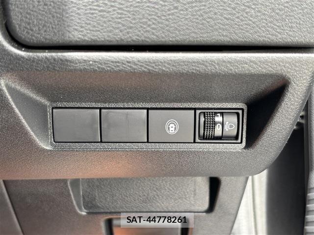 Nissan NOTE 2021-08 7272552-16