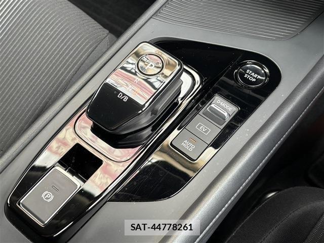 Nissan NOTE 2021-08 7272552-18
