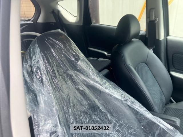 Nissan NOTE 2013-01 7272597-13