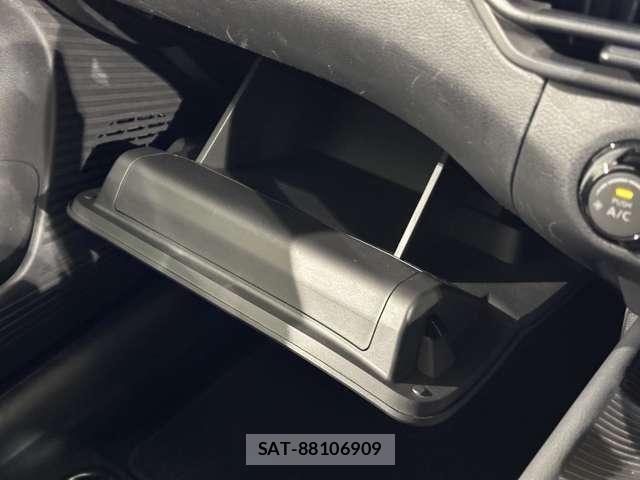 Nissan NOTE 2021-10 7272567-24