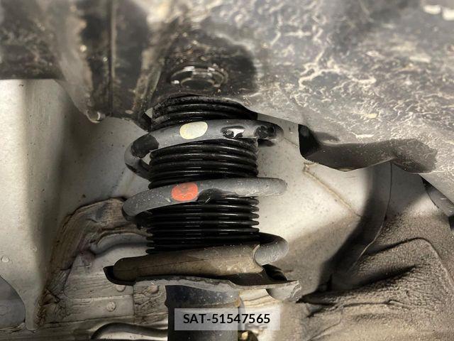 Nissan NOTE 2018-09 7272570-19
