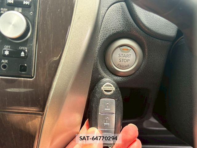 Nissan NOTE 2013-08 7272598-11