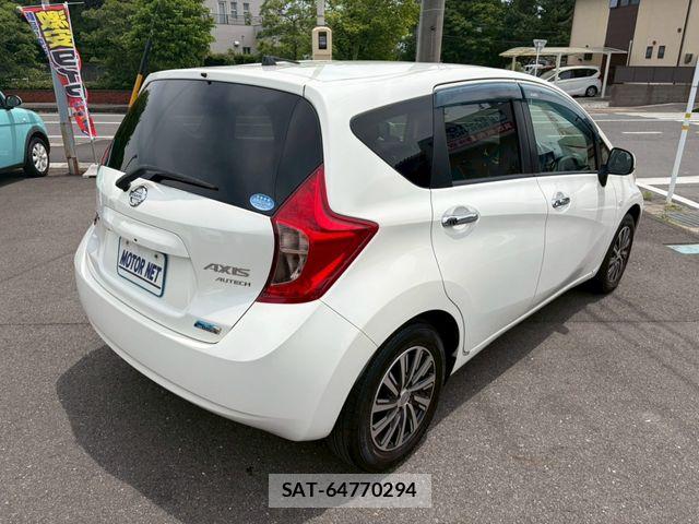 Nissan NOTE 2013-08 7272598-1